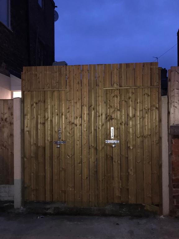 Casa Fresa Franks Serviced Accommodation Liverpool Eksteriør billede